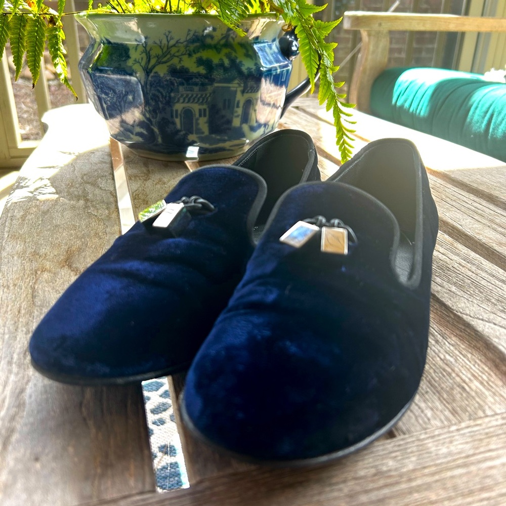 Chic Italian Navy Velvet Loafers Silver Metal Tassels Excellent Condition